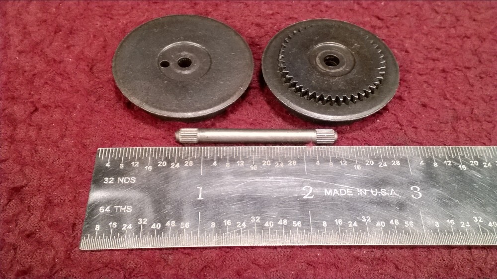 LIONEL POST WAR 248 2-4-2 STEAM ENGINE – GEAR & PLAIN DRIVE WHEEL W/ AXLE