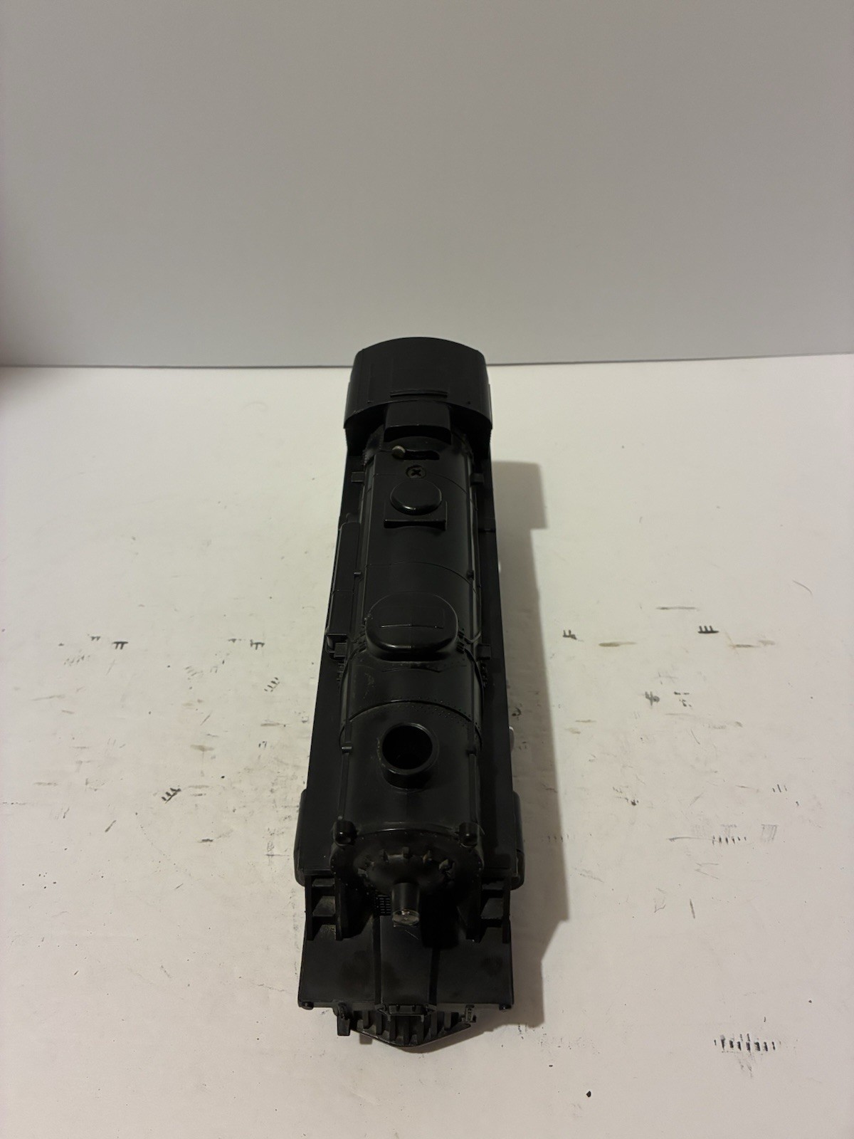 Lionel 8040 Locomotive And Tender. Tested See Description. Runs Good.