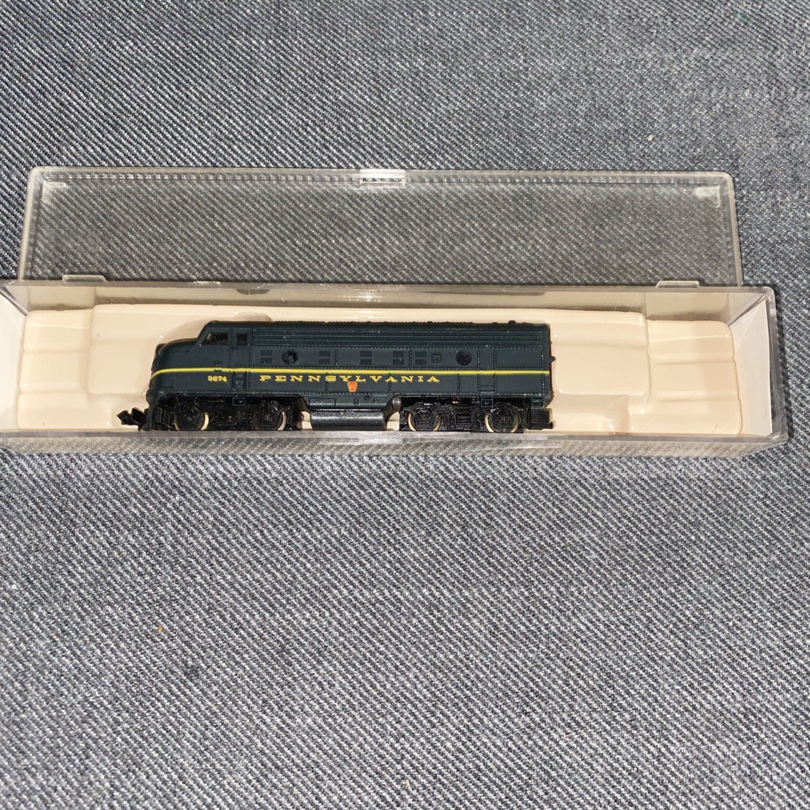 N Scale Life-Like 7751 Pennsylvania F7 Diesel Locomotive 9674