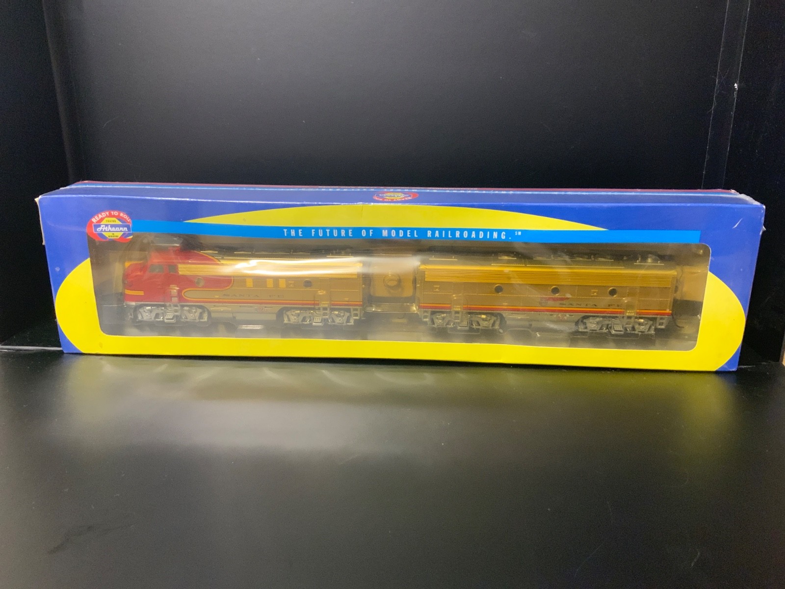 New Athearn Santa Fe F7A-F7B Diesel Locomotive HO 8021 Red Silver Model Train