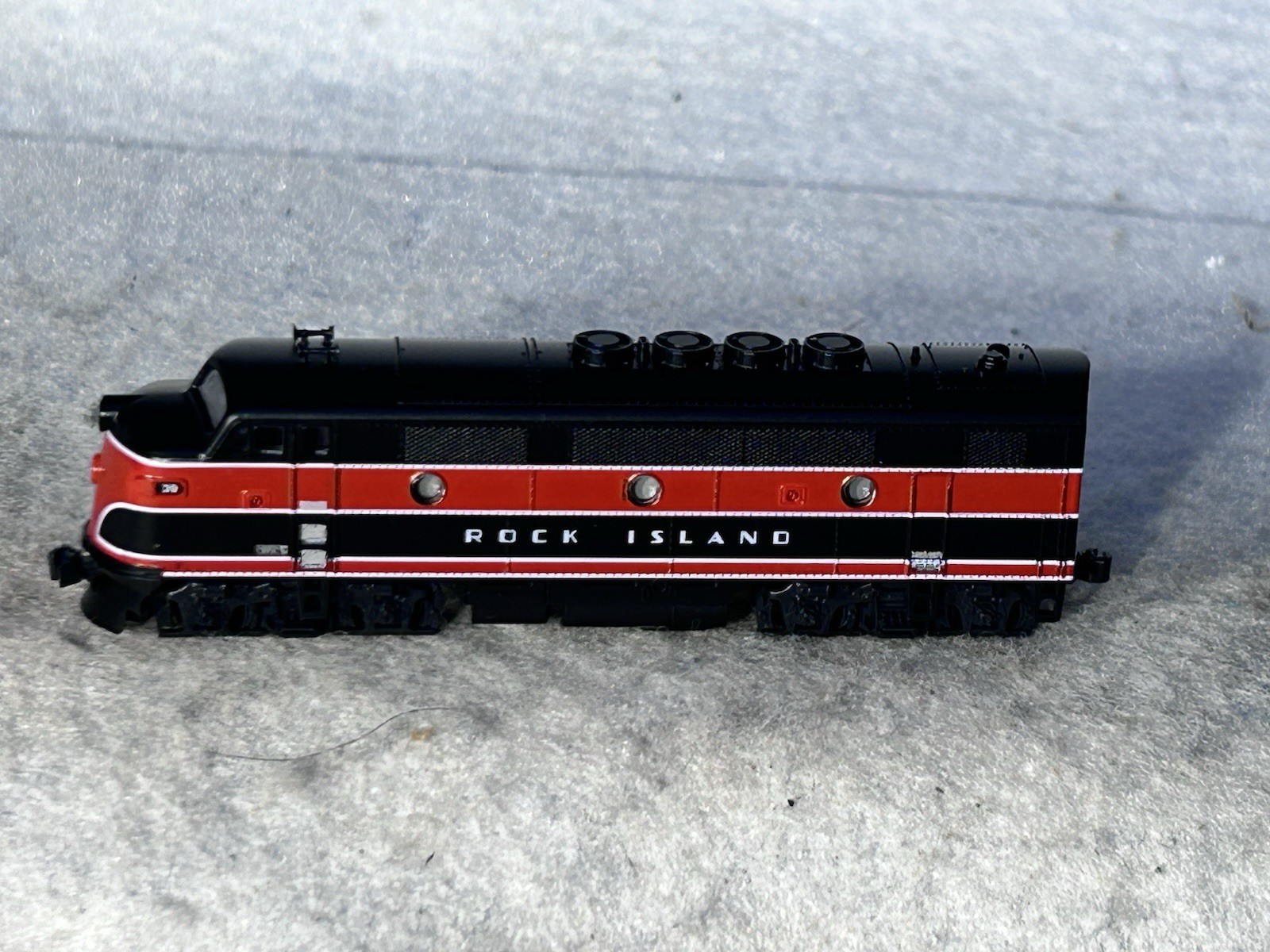 Beautiful KATO Rock Island RR F-3A #39 Locomotive N Gauge ￼