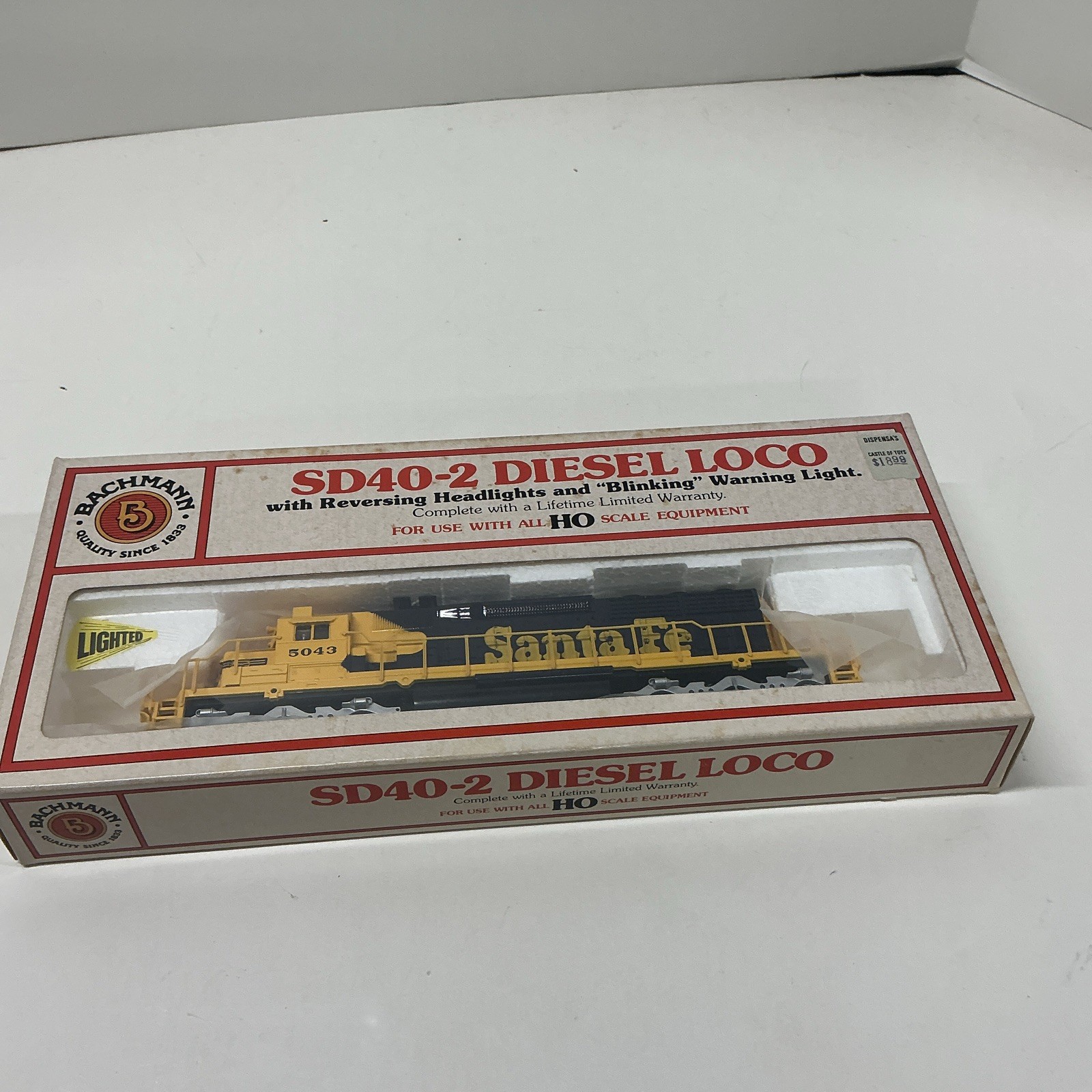 Bachmann HO Scale Santa Fe SD40-2 Diesel Locomotive DC Analog Lights 41-670-01