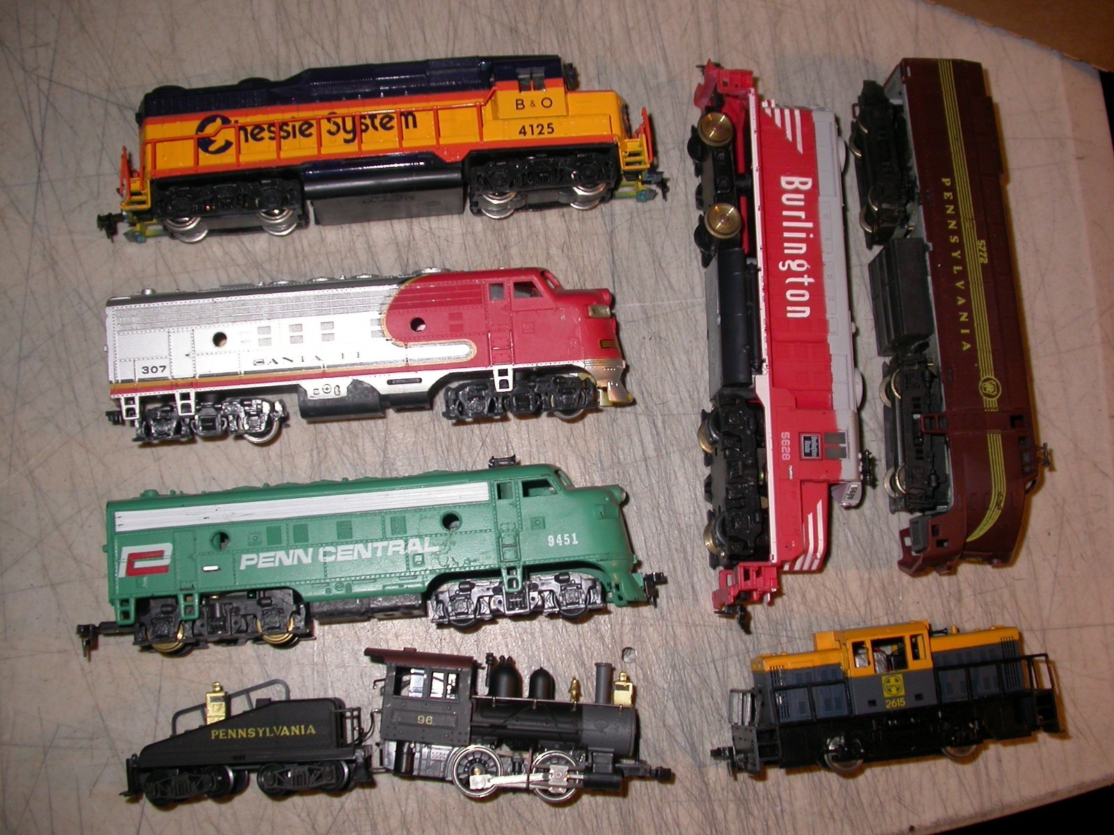 Ho Scale Lot Junk / Parts Diesel Steam Locomotives 7 Pieces
