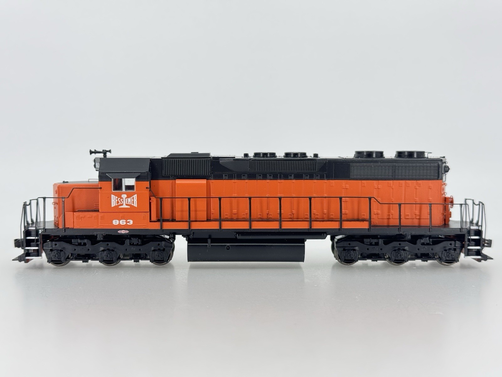 HO Athearn 93503 Bessemer & Lake Erie SD38 Diesel Locomotive B&LE #863 DCC ONLY
