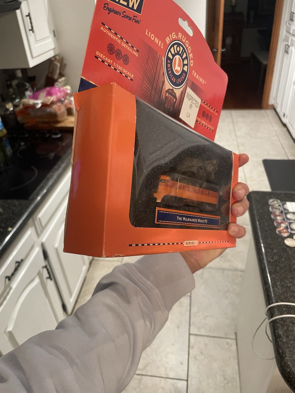 1998 LIONEL F3 SERIES THE MILWAUKEE ROAD F3 1:120 SCALE DIECAST SERIES 1