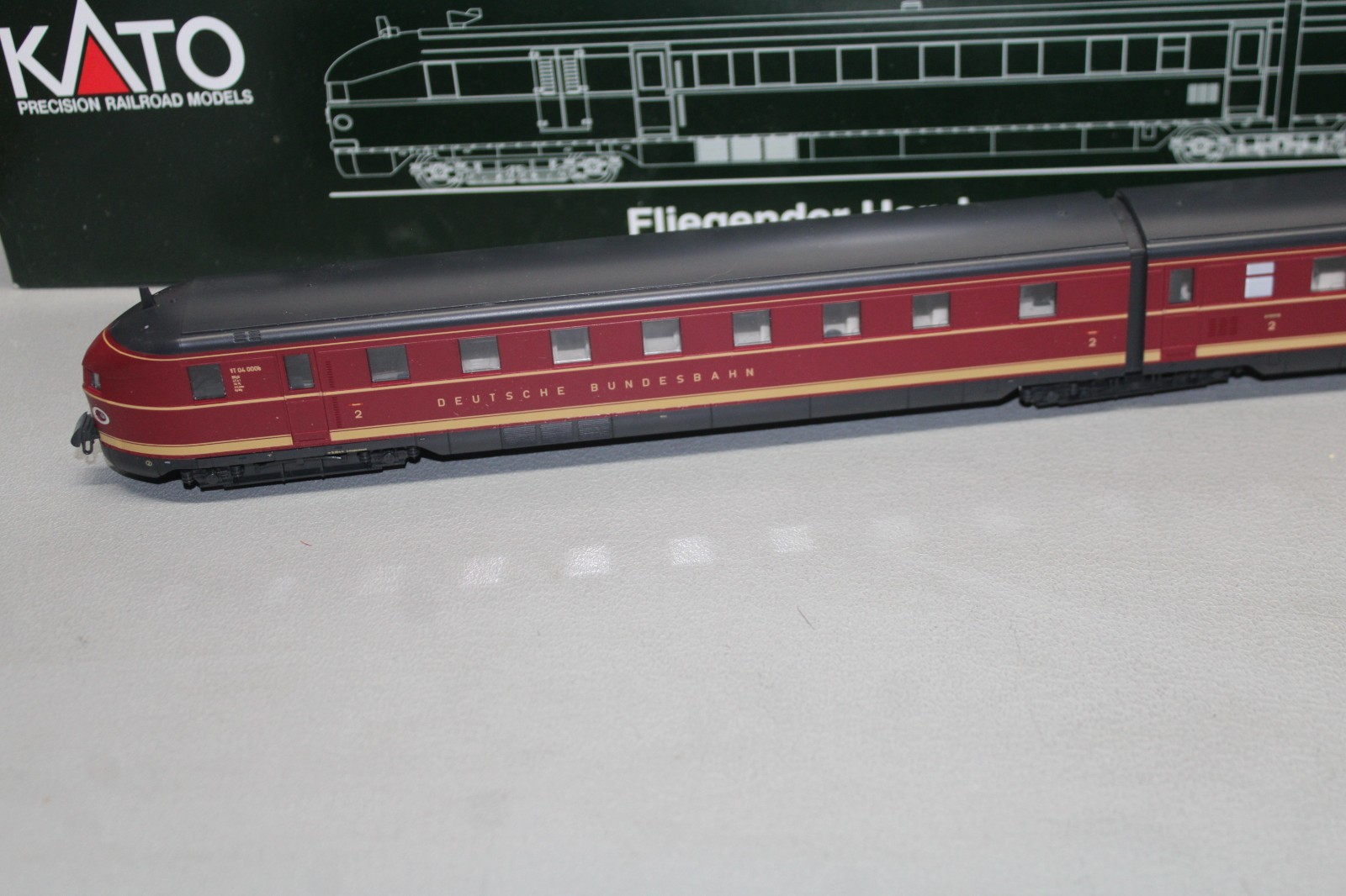 KATO K30703-1 Diesel Railcar VT 04 “Flying Hamburger” DB H0 In Box