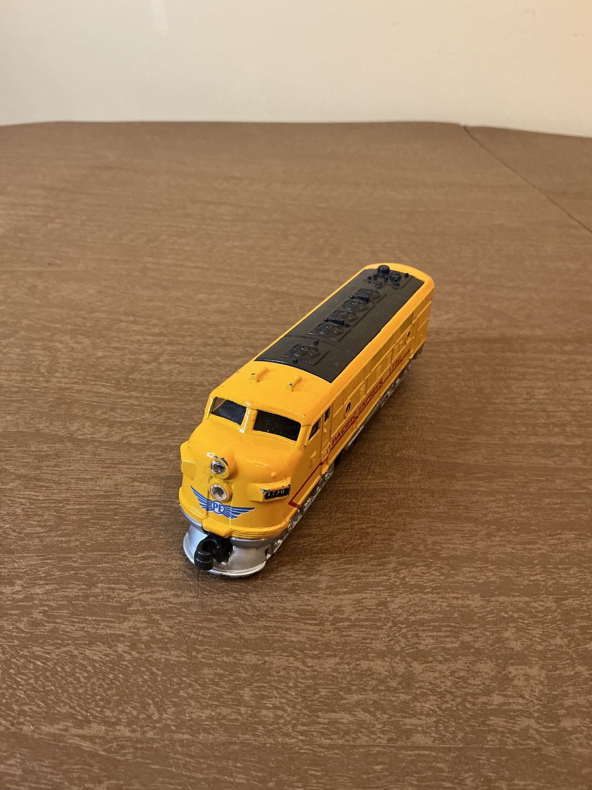 PACIFIC EXPRESS 1730 Pull Back TRAIN Locomotive Engine TOYSMITH
