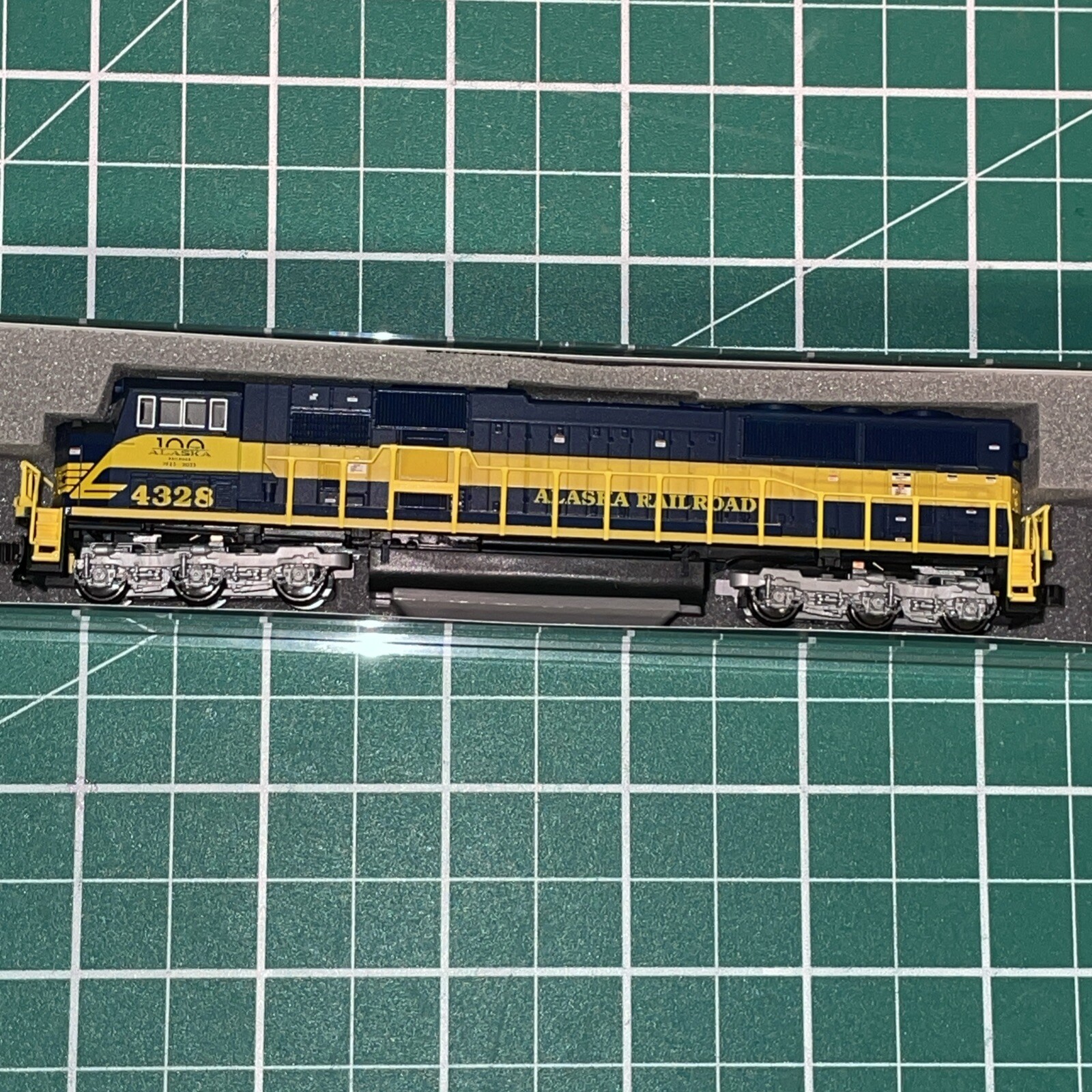 New! Kato N-Scale 176-6412 SD70MAC Alaska 100 Years $145.00 Make Offer