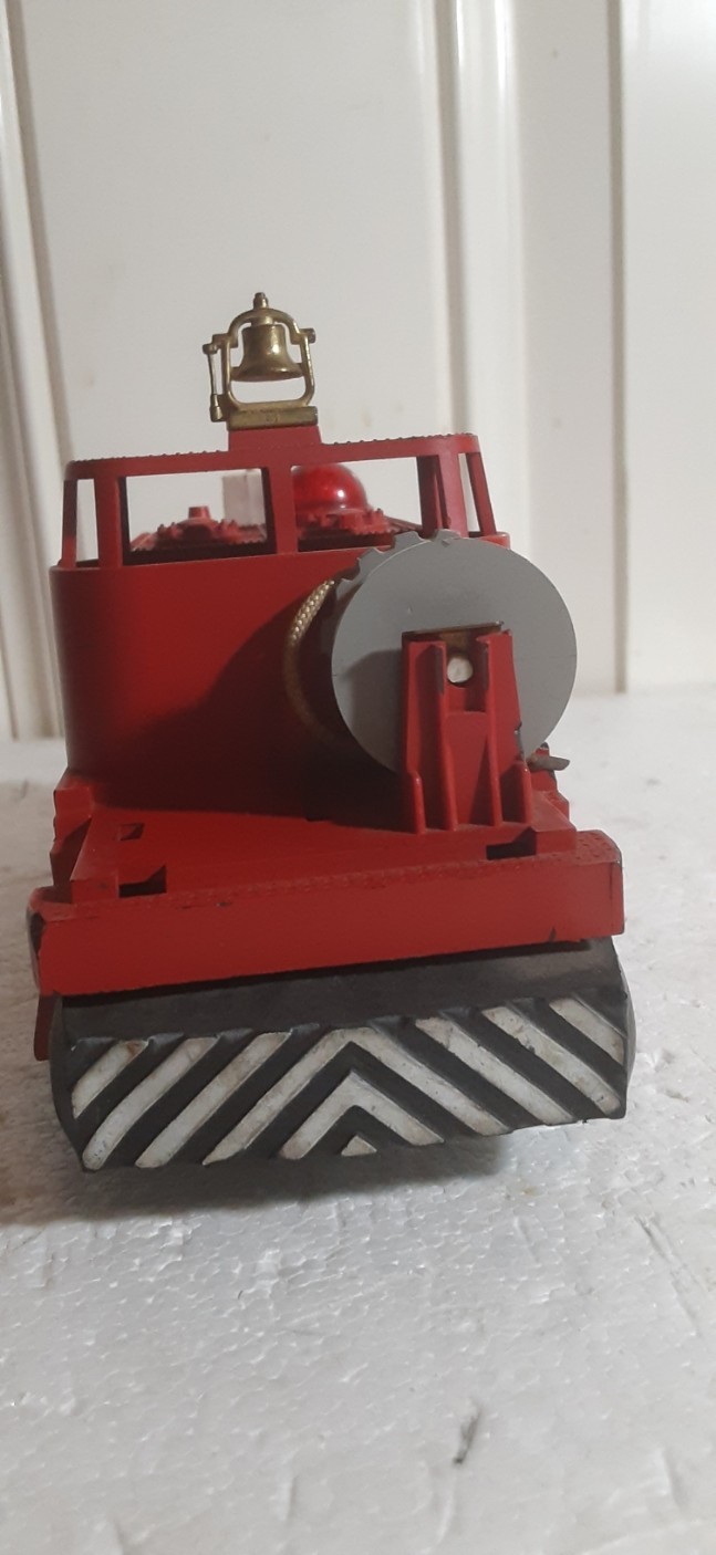 Lionel post war#52 FIRE CAR-runs forward&reverse(see description)