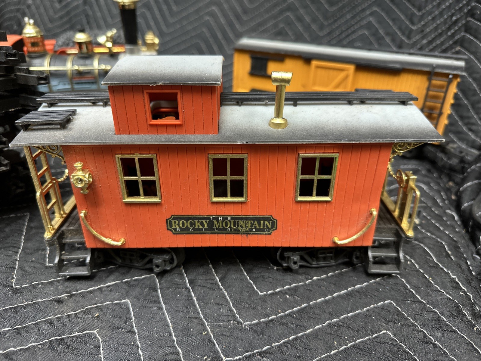 Vintage 1986 New Bright Denver Express G-Scale Black Red Locomotive 13” in