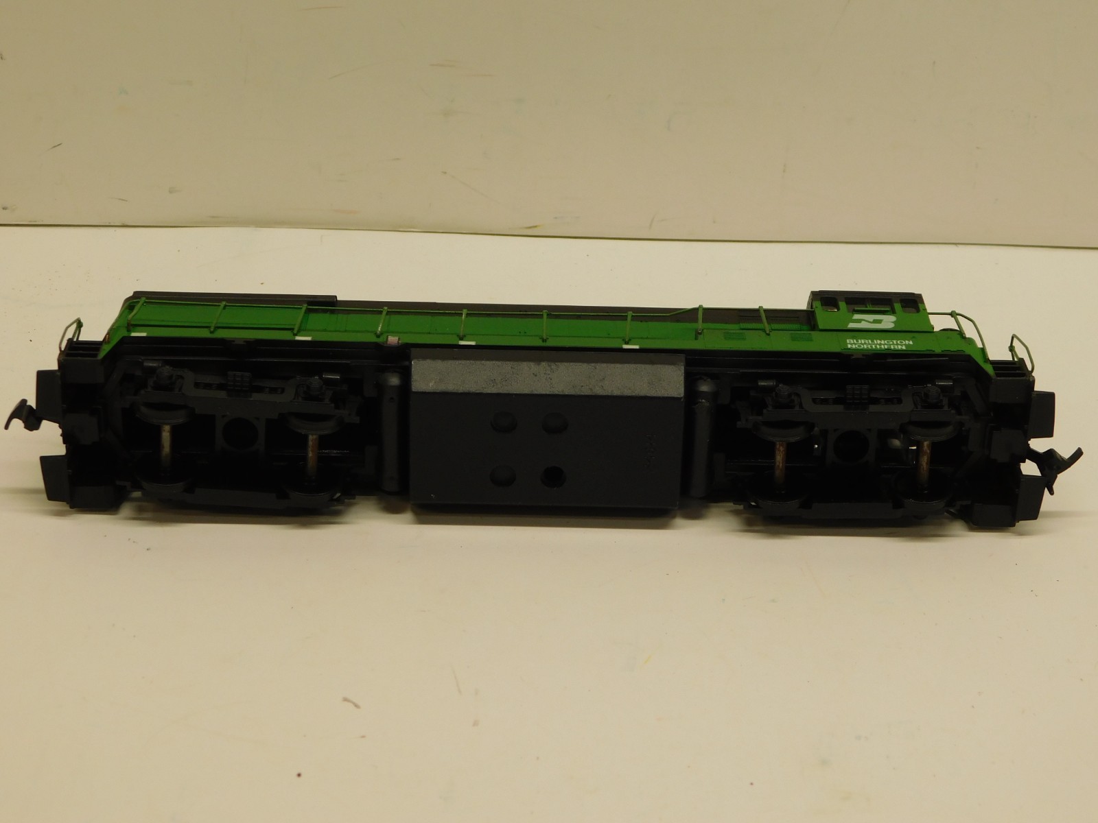 Athearn HO Blue Box Burlington Northern U30 Diesel Engine #5450-Unpowered Dummy