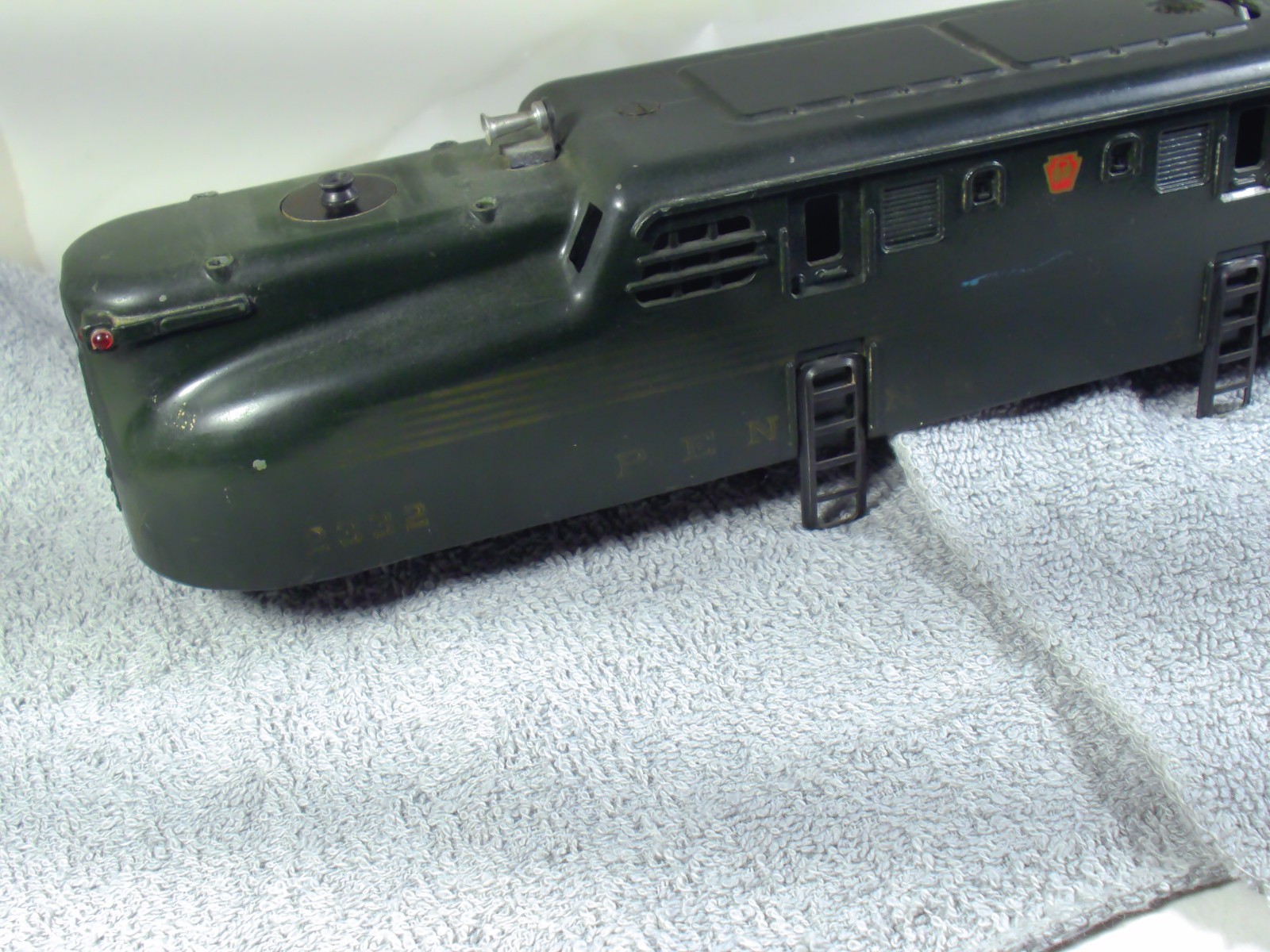 Vintage Lionel GG1 Electric Locomotive body cab shell for resto or use as is