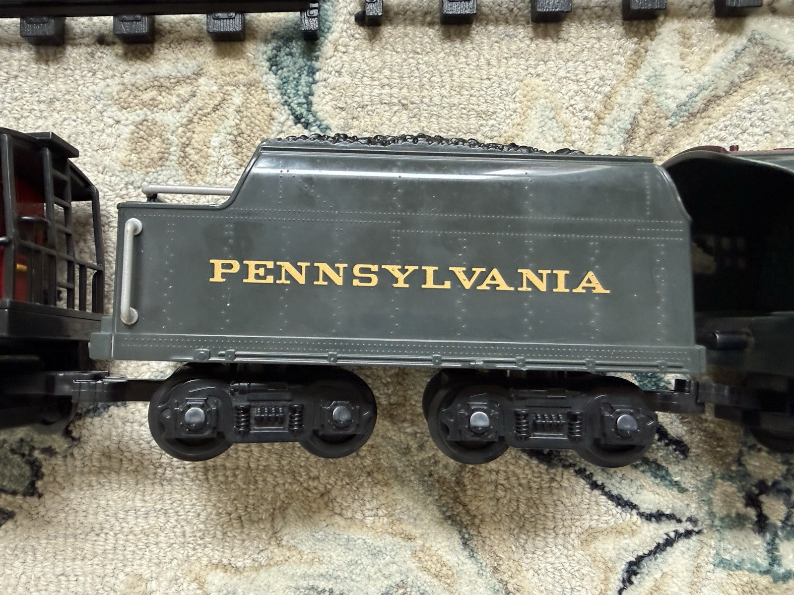 Lionel Pennsylvania Flyer 561 G Scale Battery Engine Tender Caboose 16 track pcs
