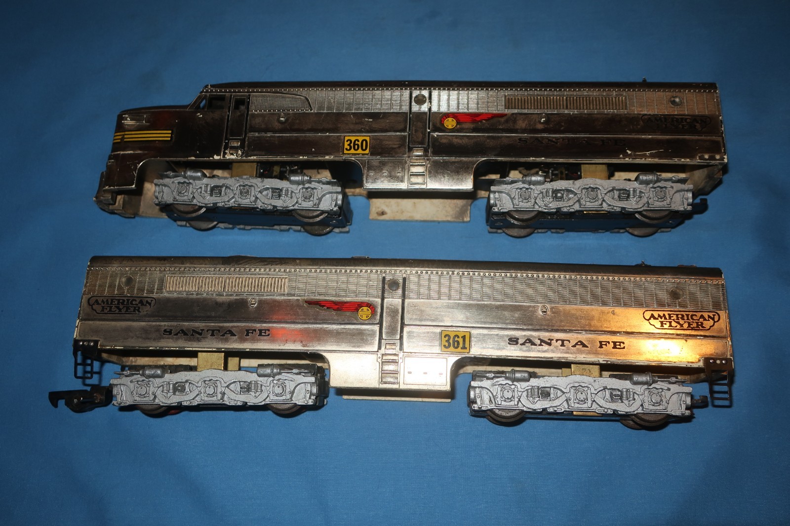 American Flyer Santa Fe #360 and #361 Aloc A & B Units. Chrome. Runs well