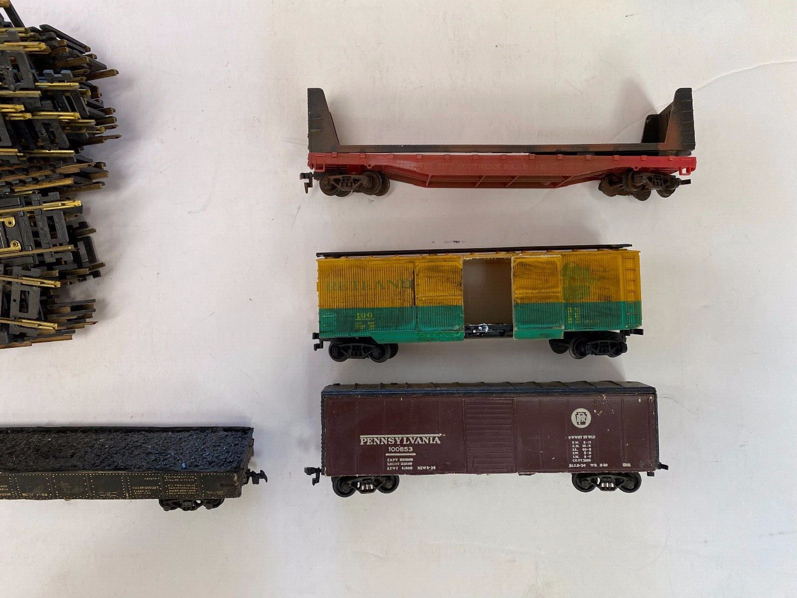 Ahm lifelike cox atsf giant ho train assortment track 6154 94138 08690 6305 3560