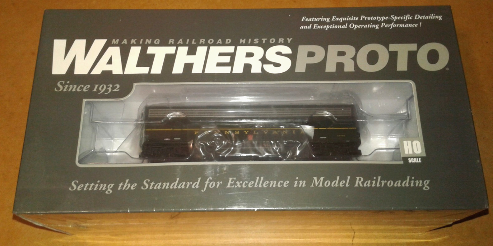 HO SCALE WALTHERS PROTO EMD FP7A/B SET PENNSYLVANIA RAILROAD PRR #9846A & #9846B