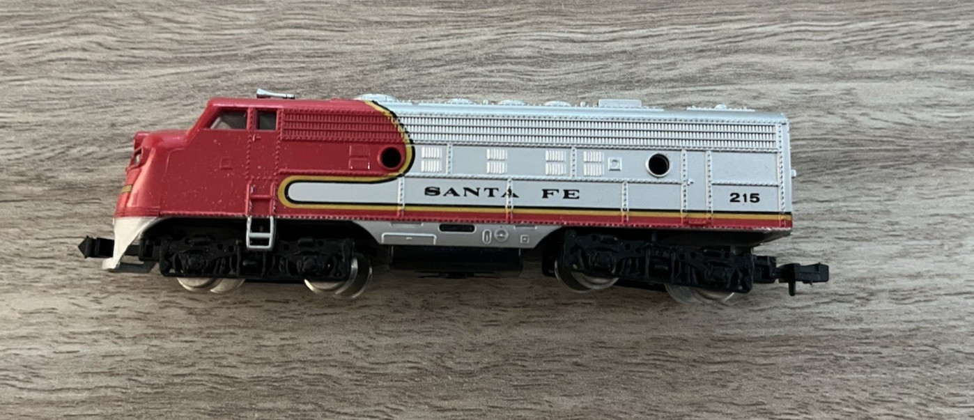 Bachmann N Scale Santa Fe #215 DUMMY Diesel Locomotive