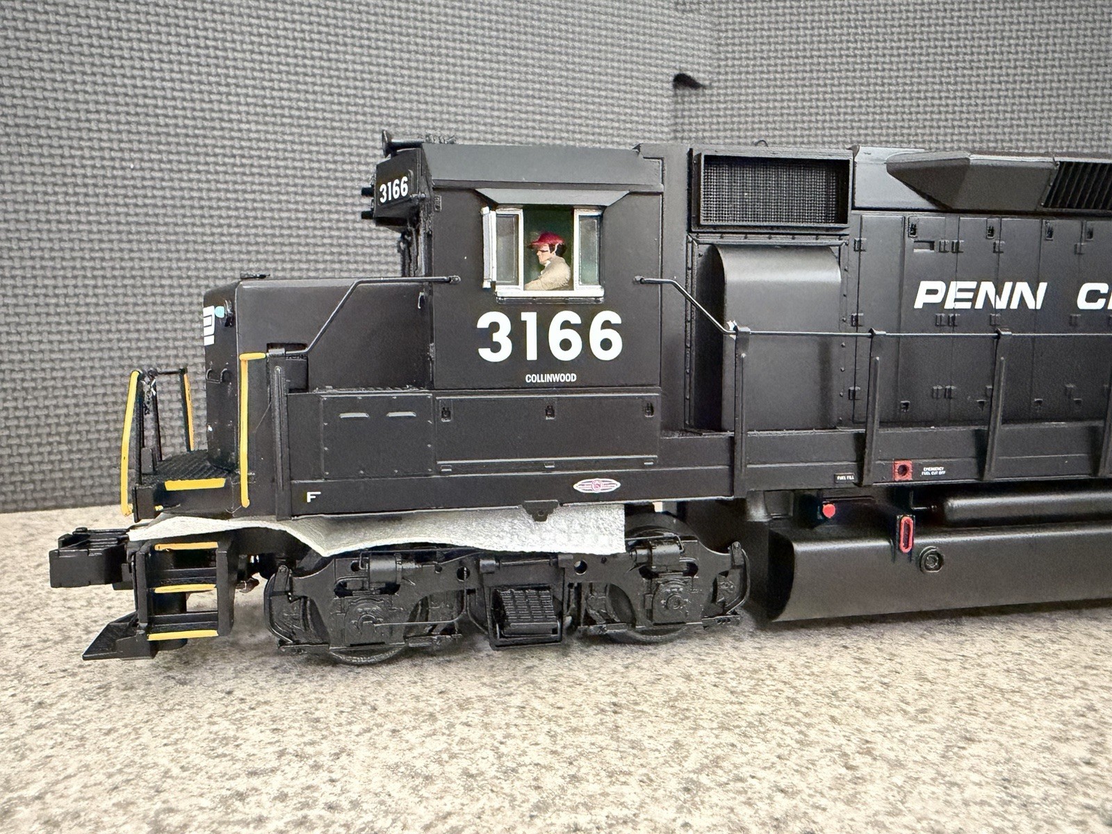 **NEW** Atlas O Premier GP40 Penn Central #3166 O Gauge Digital 3-Rail 30138022