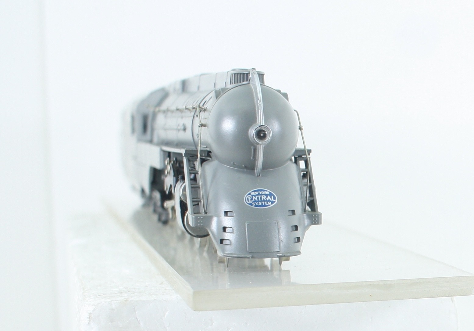 HO Scale AHM Rivarossi New York Central Streamlined 4-6-4 Dreyfuss Hudson
