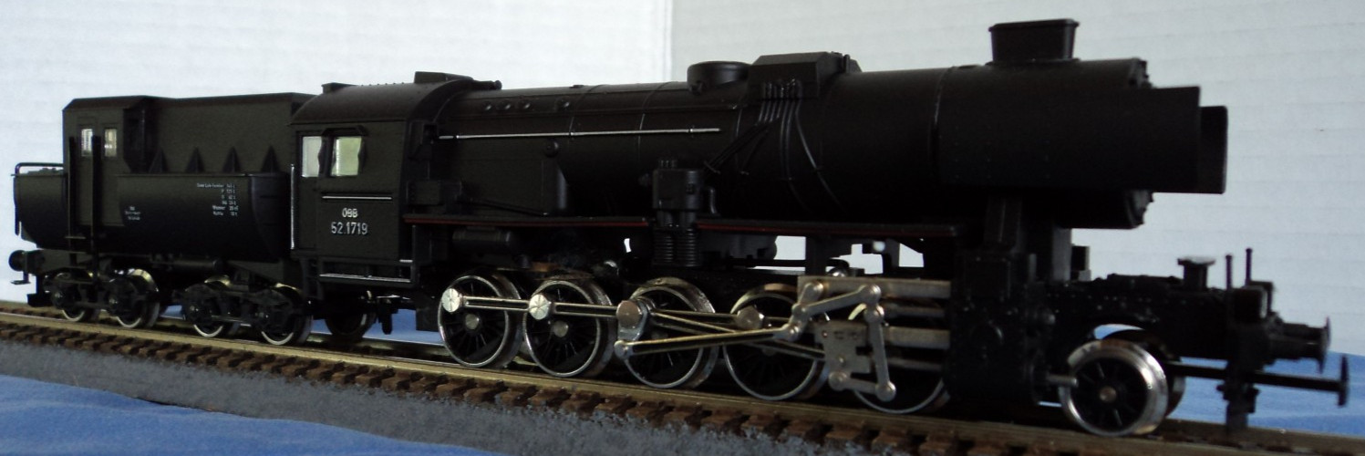 HO Scale Kleinbahn D52 Steam Locomotive with Tender in OB