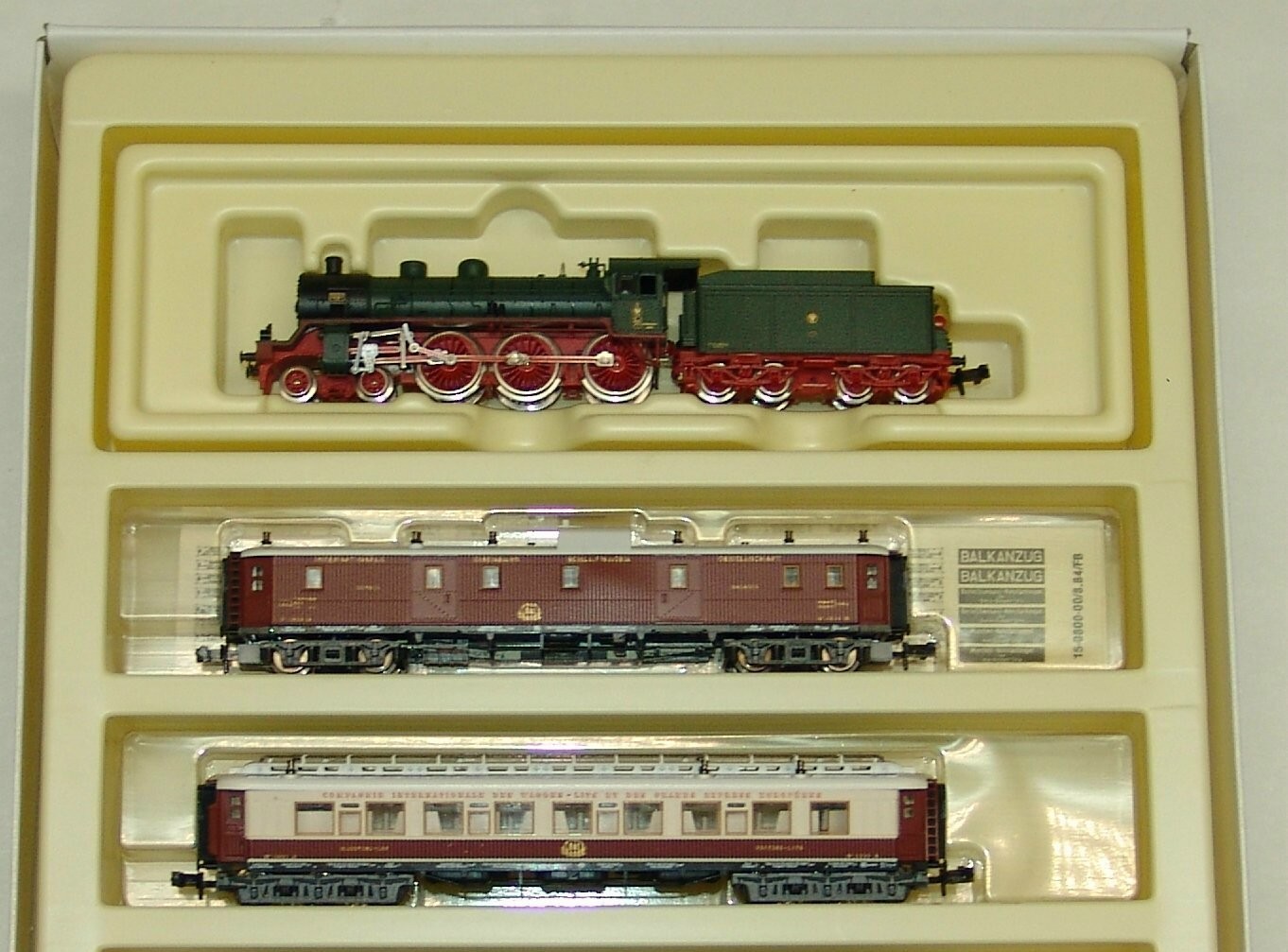MINITRIX N SCALE 1017 ORIENT EXPRESS 5 CAR PASSENGER SET WITH 2-6-0 (L