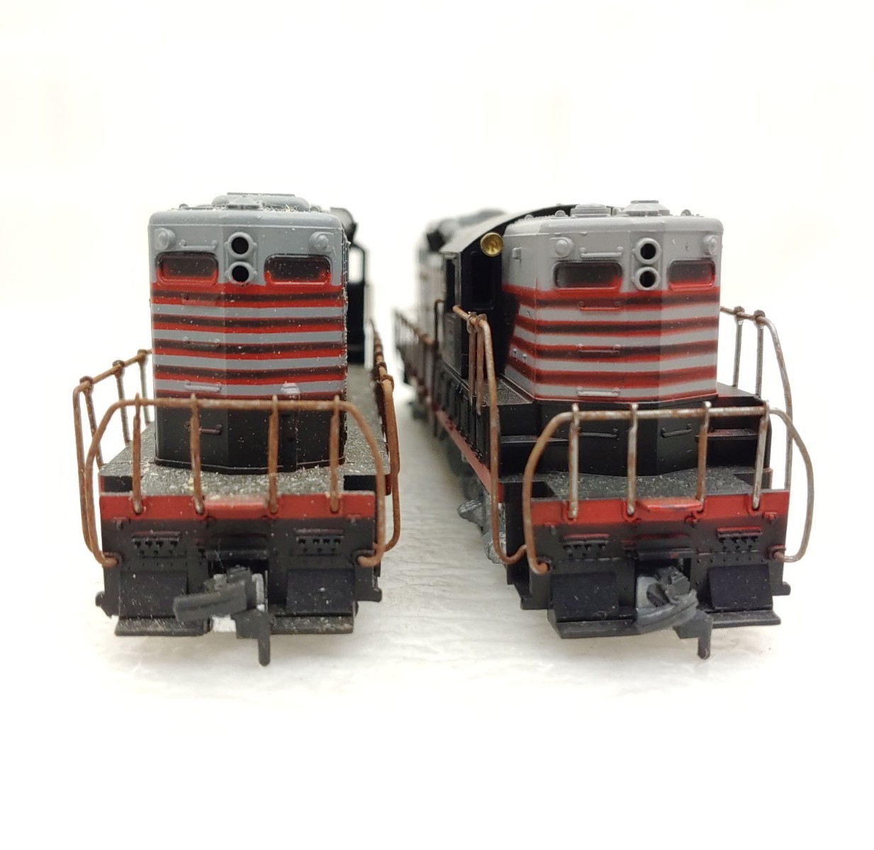 2 Rare Athearn HO Yellow Box 1955 GP-9 CB&Q AA Diesel Locomotive Engine No run