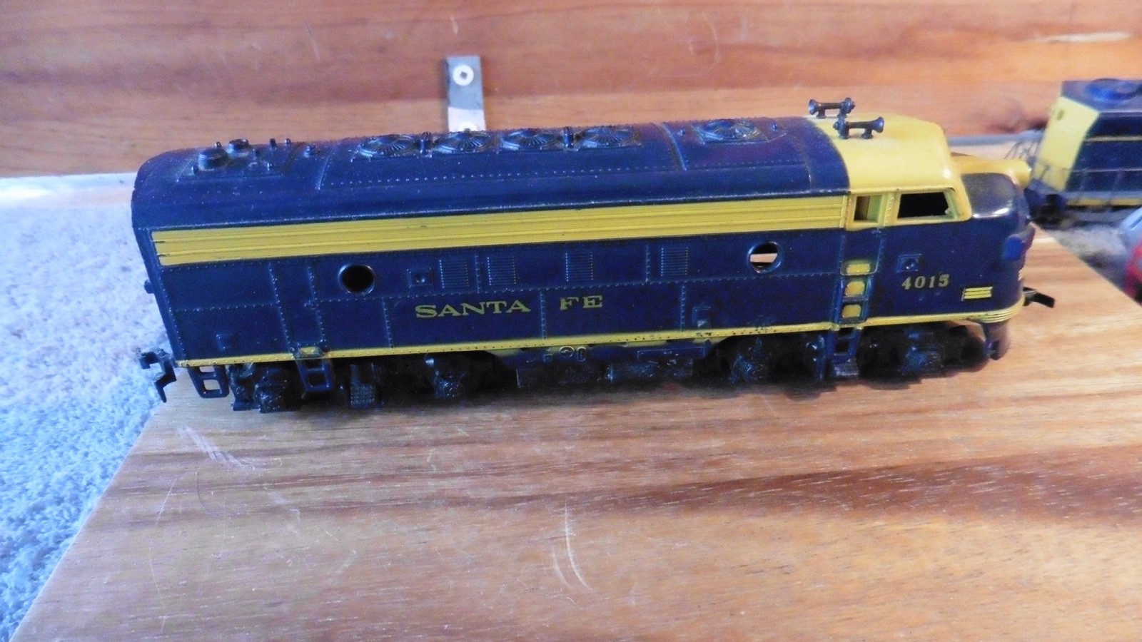 4 Miniature Sante Fe Replica Locomotive Die Cast Trains #4015 #307 #8731 #1762