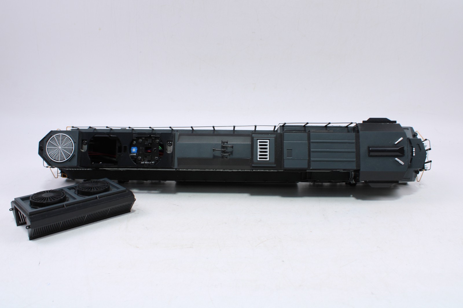MTH 20-20274-3 O Gauge SD70ACe Diesel Engine New York Central #1066 Non-Powered