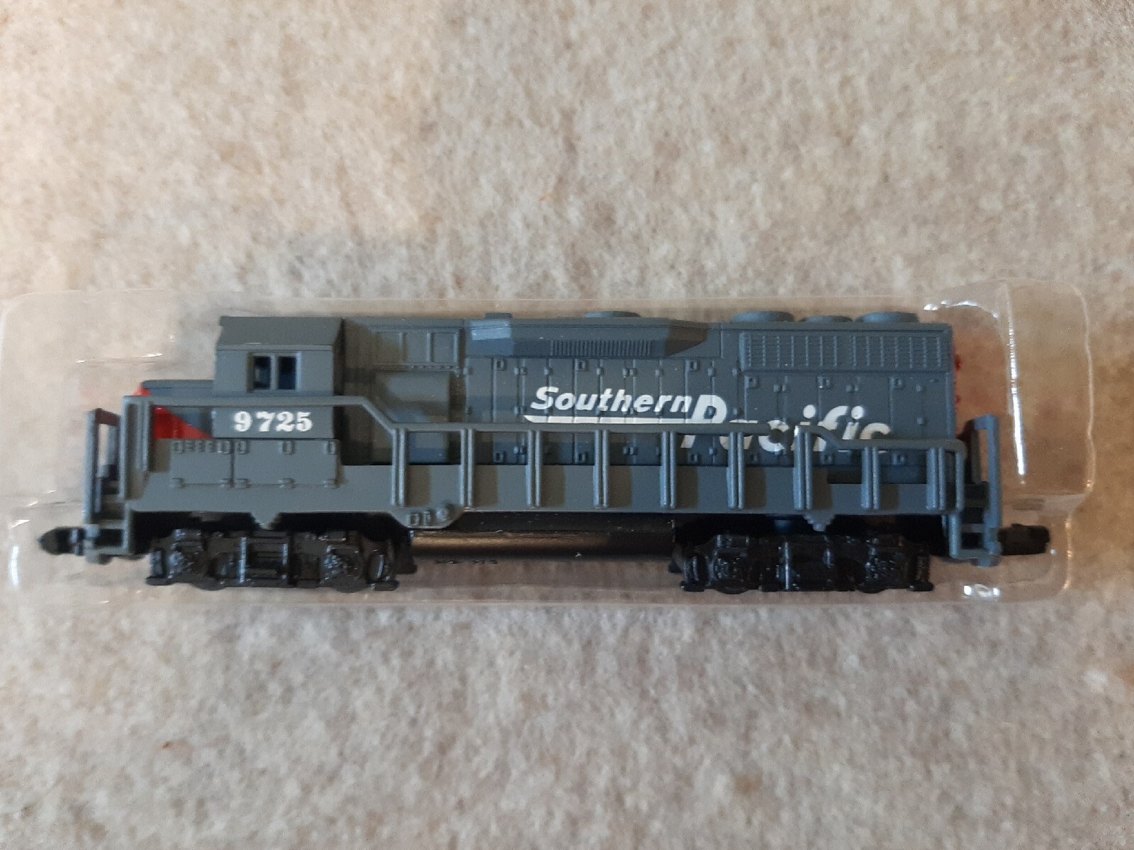 Pair #418 High Speed Metal Products Toy Train Locomotives SOUTHERN PACIFIC 9725