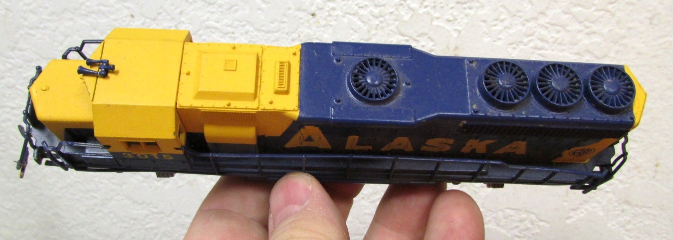 vintage alaska Railroad model train 3015 locomotive bachmann, great decor train