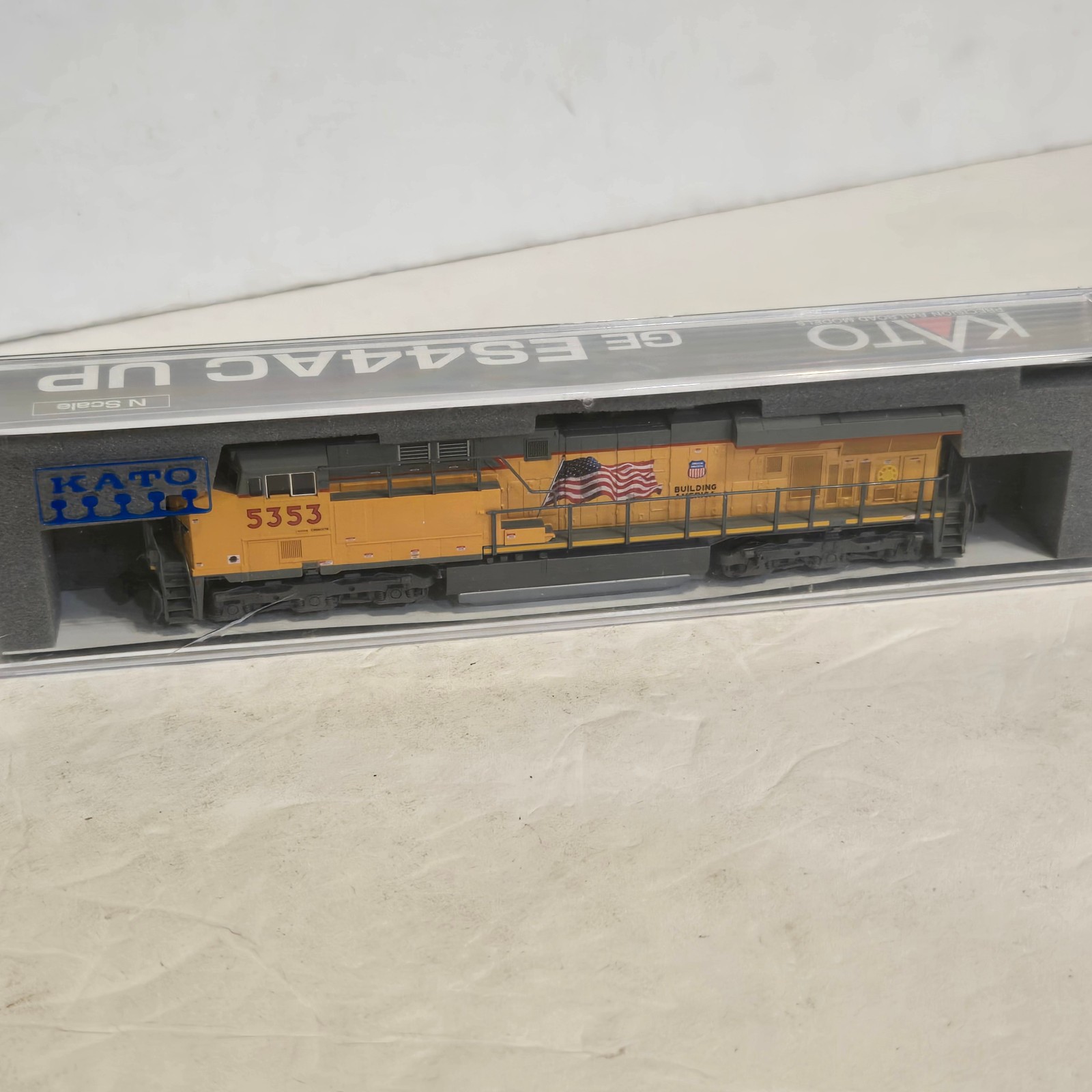Kato 176-8912 N Scale Union Pacific GE ES44AC Loco. Runs. Japan.