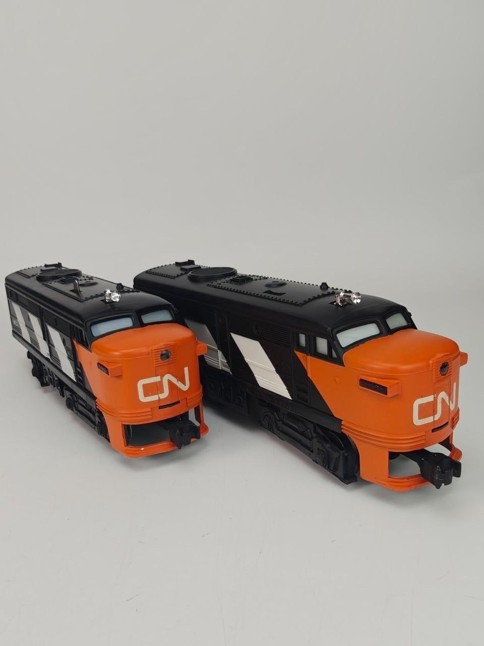 Lionel Canadian National 8025 A-A Diesel Tested Bo-Bo READ