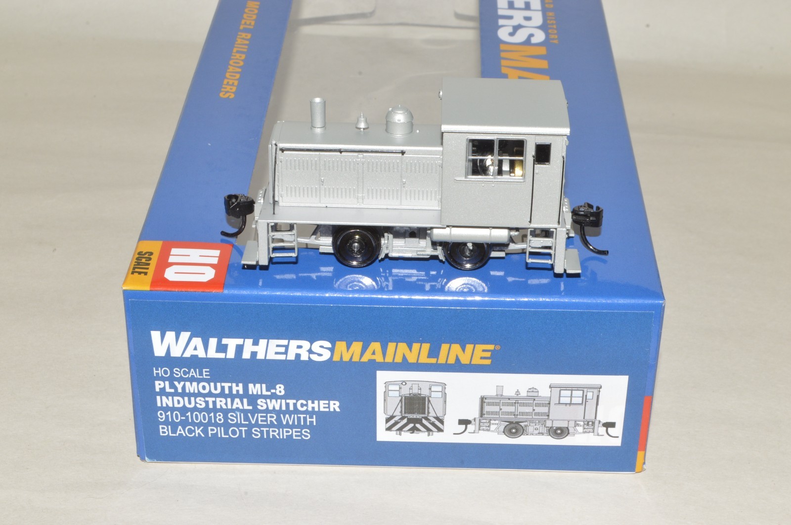 HO scale Walthers Mainline Plymouth ML-8 Industrial Switcher critter SILVER