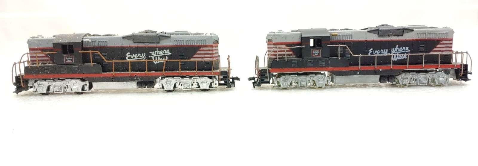 2 Rare Athearn HO Yellow Box 1955 GP-9 CB&Q AA Diesel Locomotive Engine No run