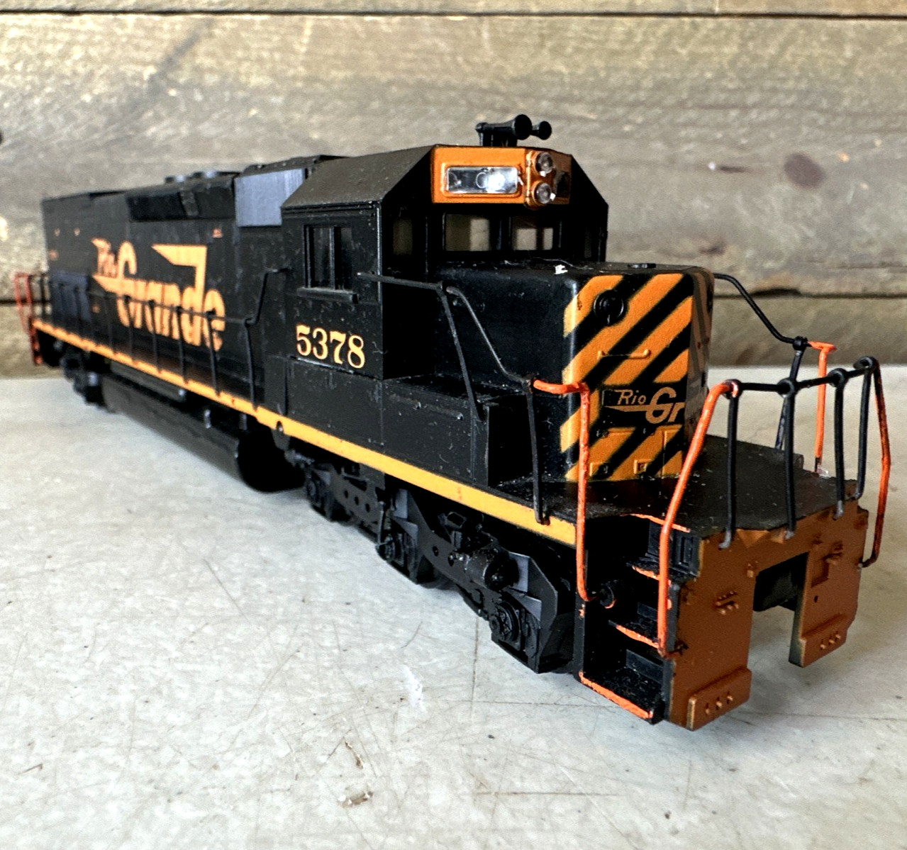 Athearn HO Rio Grande #5378 SD40T-2 Dummy Locomotive TESTED & CLEAN!