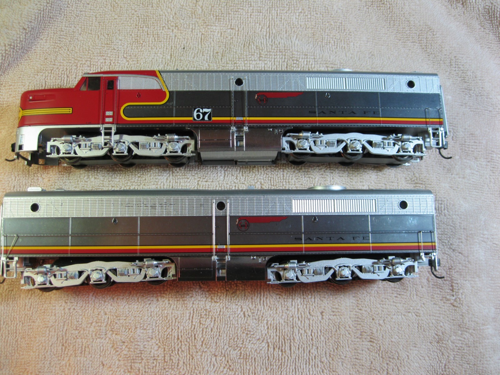 HO Scale Walthers SF PA/PB #67 Both Powered DC/Sound &DCC/Sound HEAVY [Lot 144]