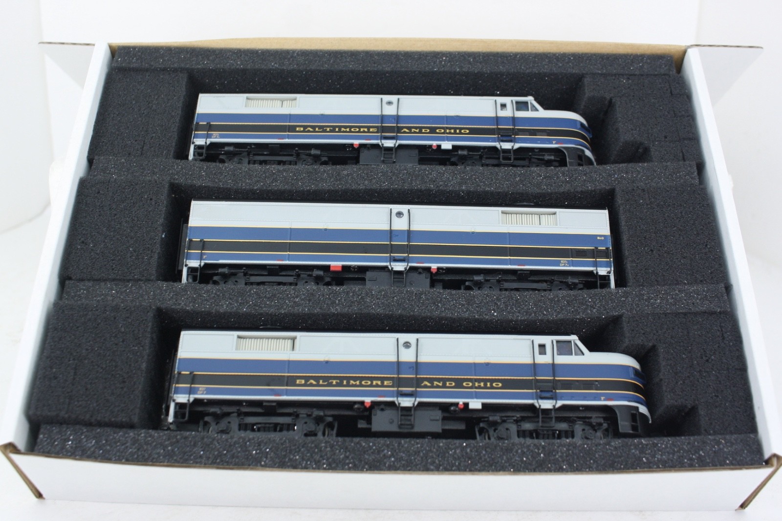 Proto 2000 Baltimore & Ohio A-B-A FA2 FB2 FA2 Diesel Locomotive Set 2 Powered