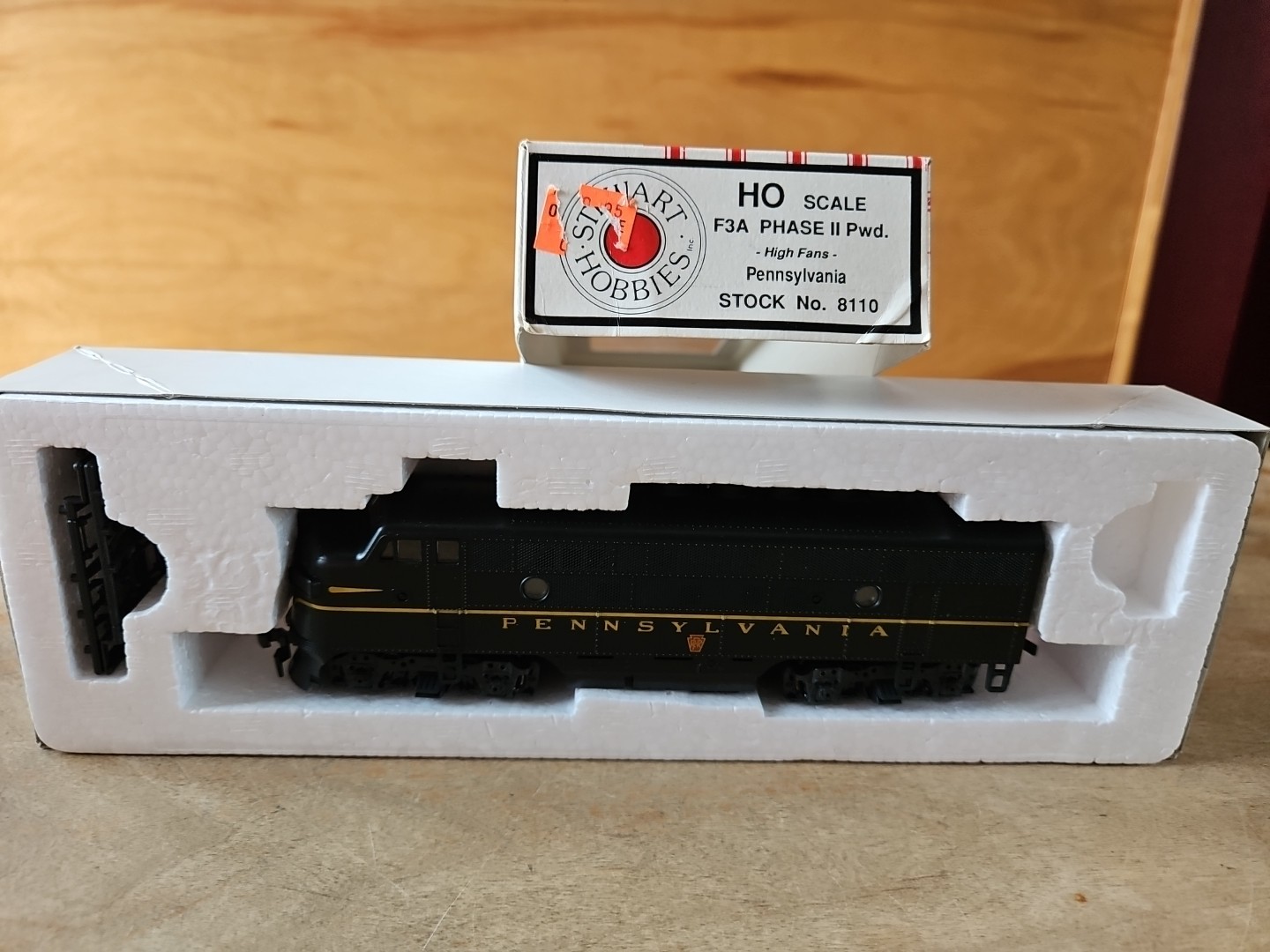 Stewart 8110 Ho Pennsylvania F3 Phase II “High Fans” Powered Loco PRR #9501 LN