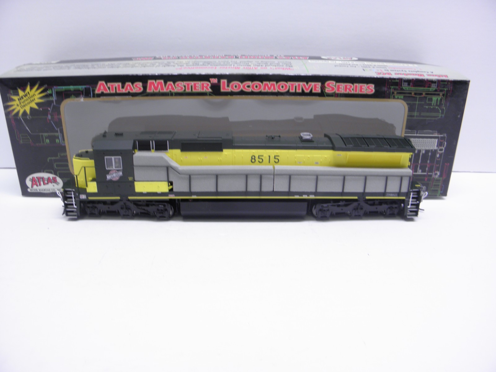 ATLAS -DASH 8-40C LOCOMOTIVE C&NW LINE #8515 – HO SCALE CHECKED & RUNS DCC – NEW