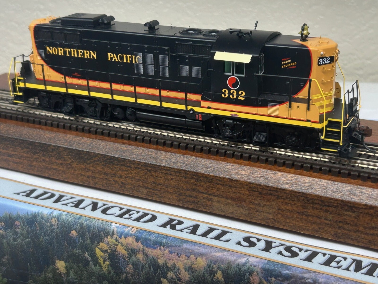 NORTHERN PACIFIC GP9 LOCO- DCC/TSUNAMI SOUND HO Scale -“GENESIS” NEW RTR OOP