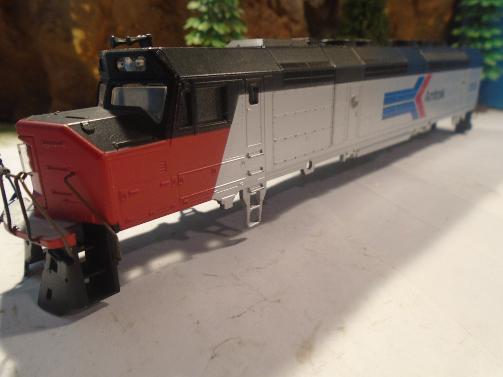 HO SCALE AMTRAK No 503 EMD PH 40 DIESEL LOCOMOTIVE PLASTIC SHELL ONLY 5-229-5