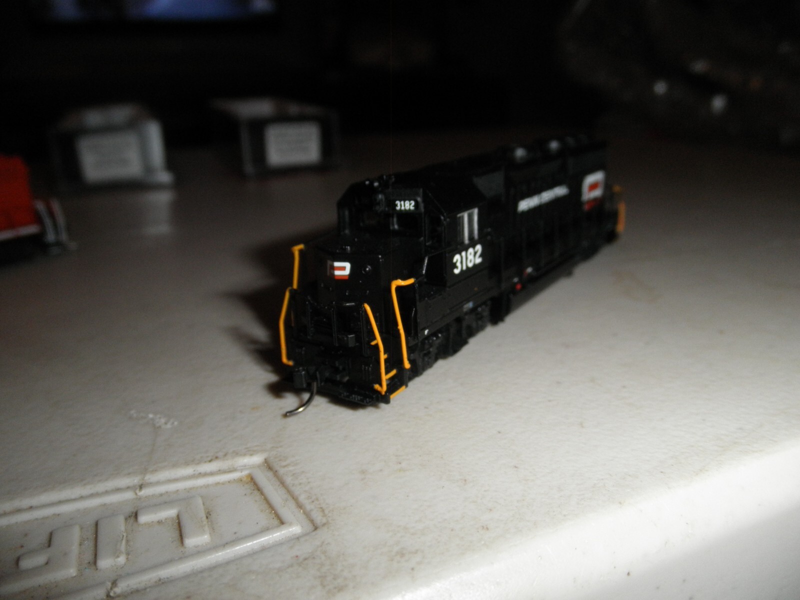 Penn Central GP40 – Red C w/ DCC & sound