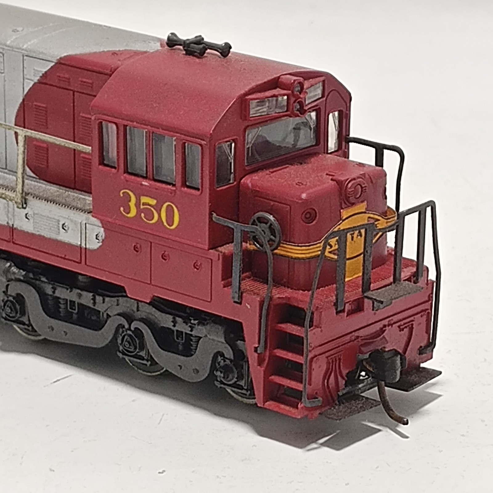 HO Scale Rivarossi 1823 Santa Fe Diesel Locomotive #350 Tested Runs Read Desc.