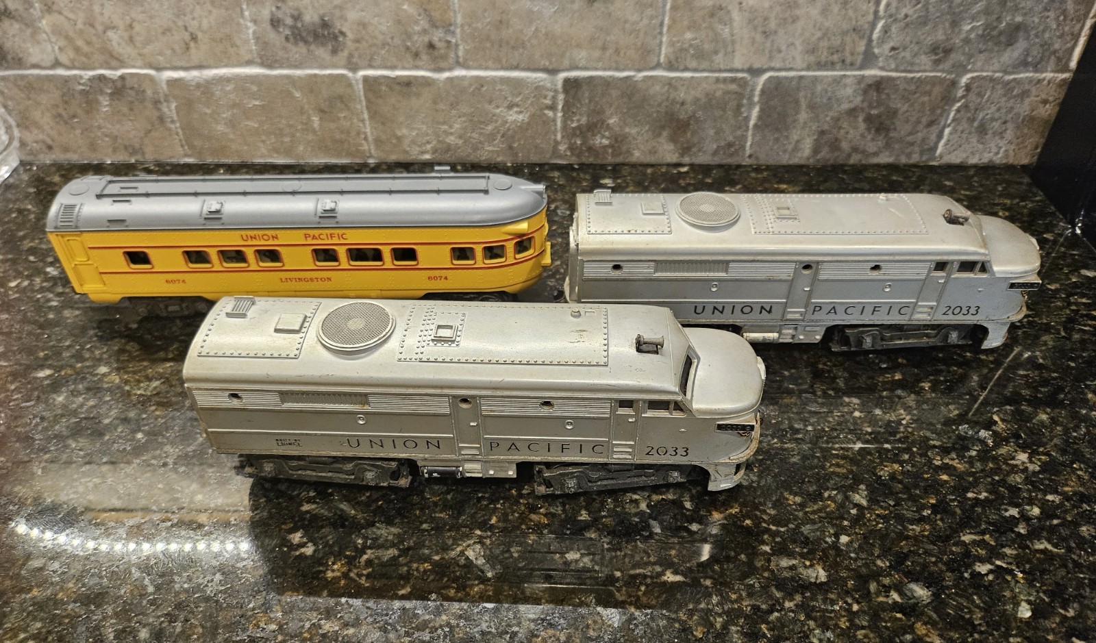 Lionel O-27 gauge ALCO AA #2033 Union Pacific Diesel engines.