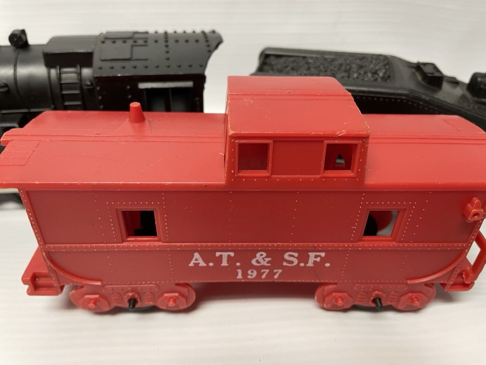 VINTAGE TOY TRAIN LOT MARX Toys Engine Cars Metal Tracks + Misc Items