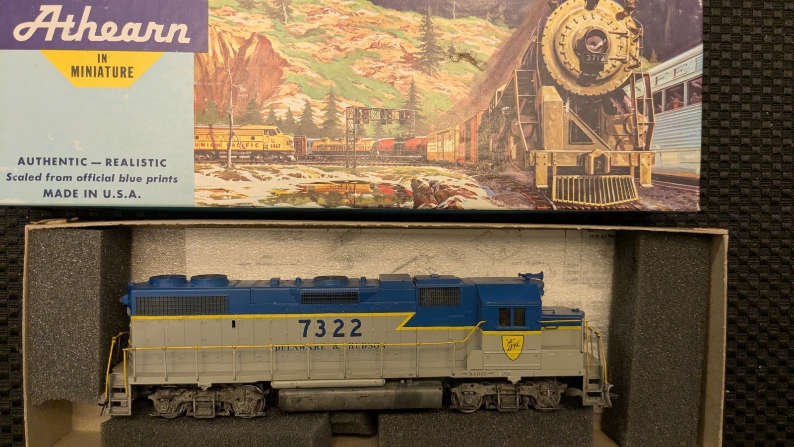 Athearn HO EMD GP38-2 Locomotive D and H #7322, runs great! Has Japan motor