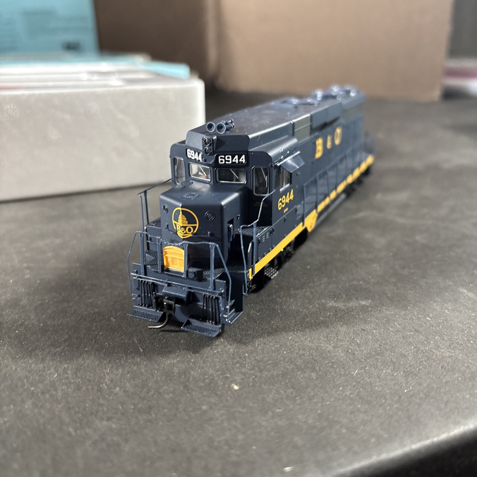 PROTO 2000 HO SCALE LOCOMOTIVE GP30 ASSEMBLED WORKING LN 21512 B&O 6944 DCC
