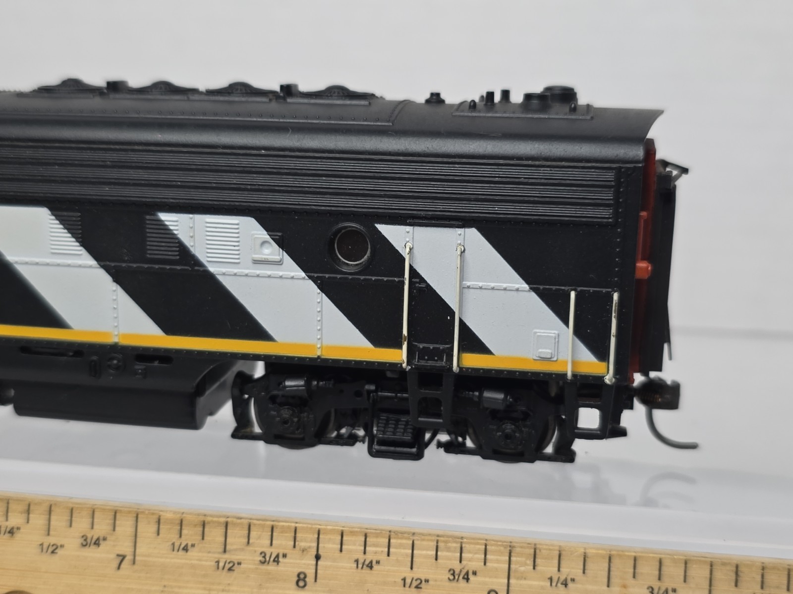 Athearn HO Scale Custom Canadian National CN 9102 F-7 A Diesel Locomotive Kadee
