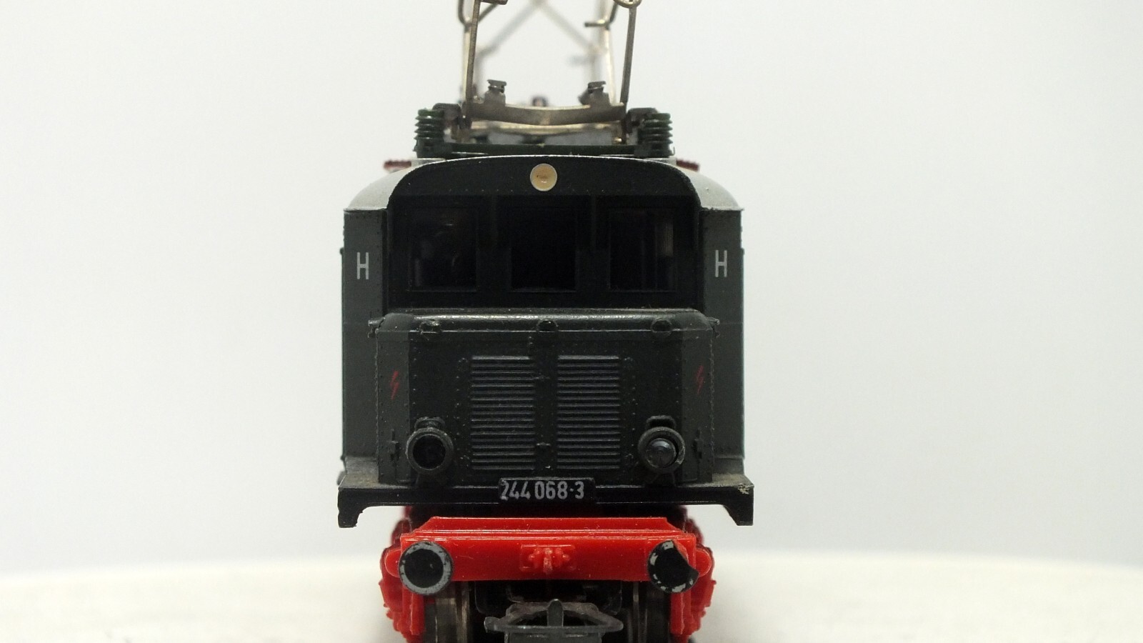 Vintage Piko H0 BR 244 068 3 E44 DR Electric Locomotive.