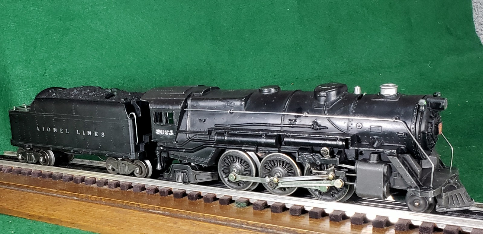 LIONEL 2025 STEAM ENGINE * LIQUID SMOKE * 6466W TENDER * SERVICED RUNS GREAT !!
